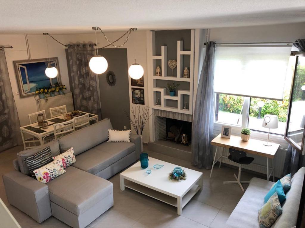 Sofia'S Pearl Beachfront Maisonette Nea Kallikrateia Buitenkant foto