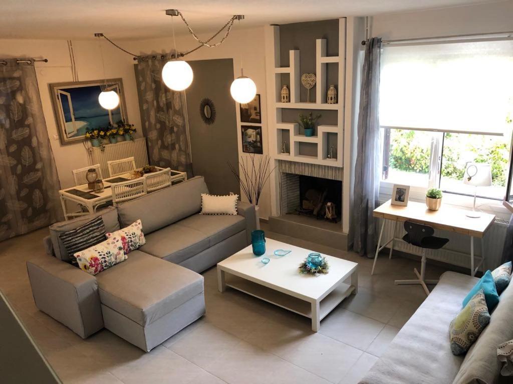 Sofia'S Pearl Beachfront Maisonette Nea Kallikrateia Buitenkant foto